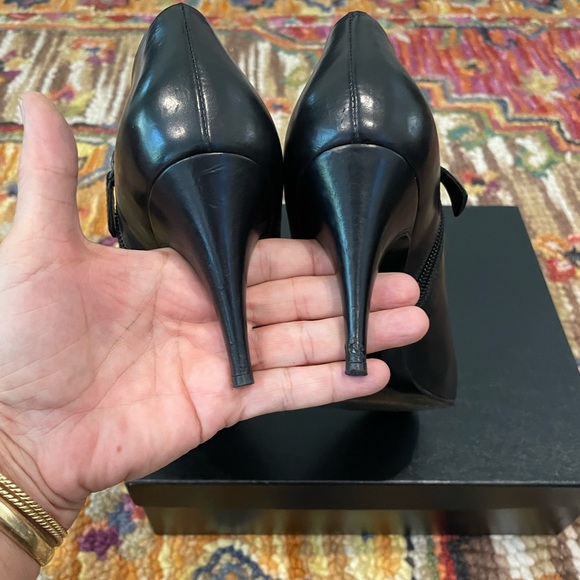 ๐บ๐๐บ Chanel Black Leather Booties with CC Logo Silver Toe Cap - Picture 8 of 10